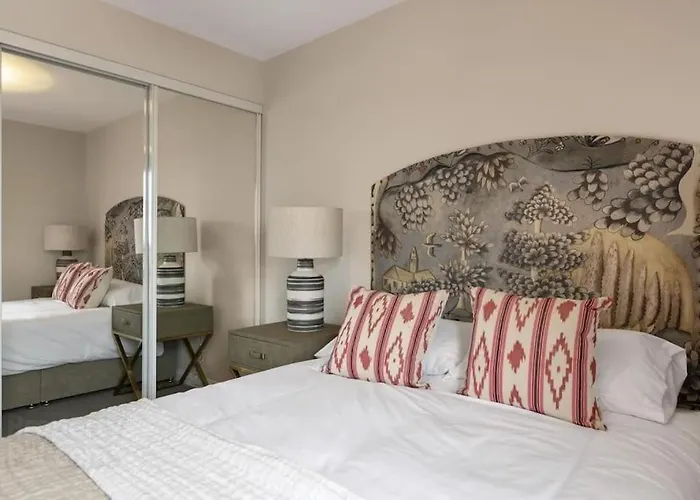 Central, Luxury & City Views